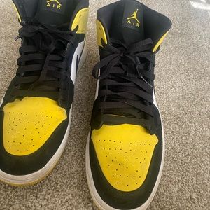 I am selling air Jordan ones black and yellow size 12, I bought them for $350